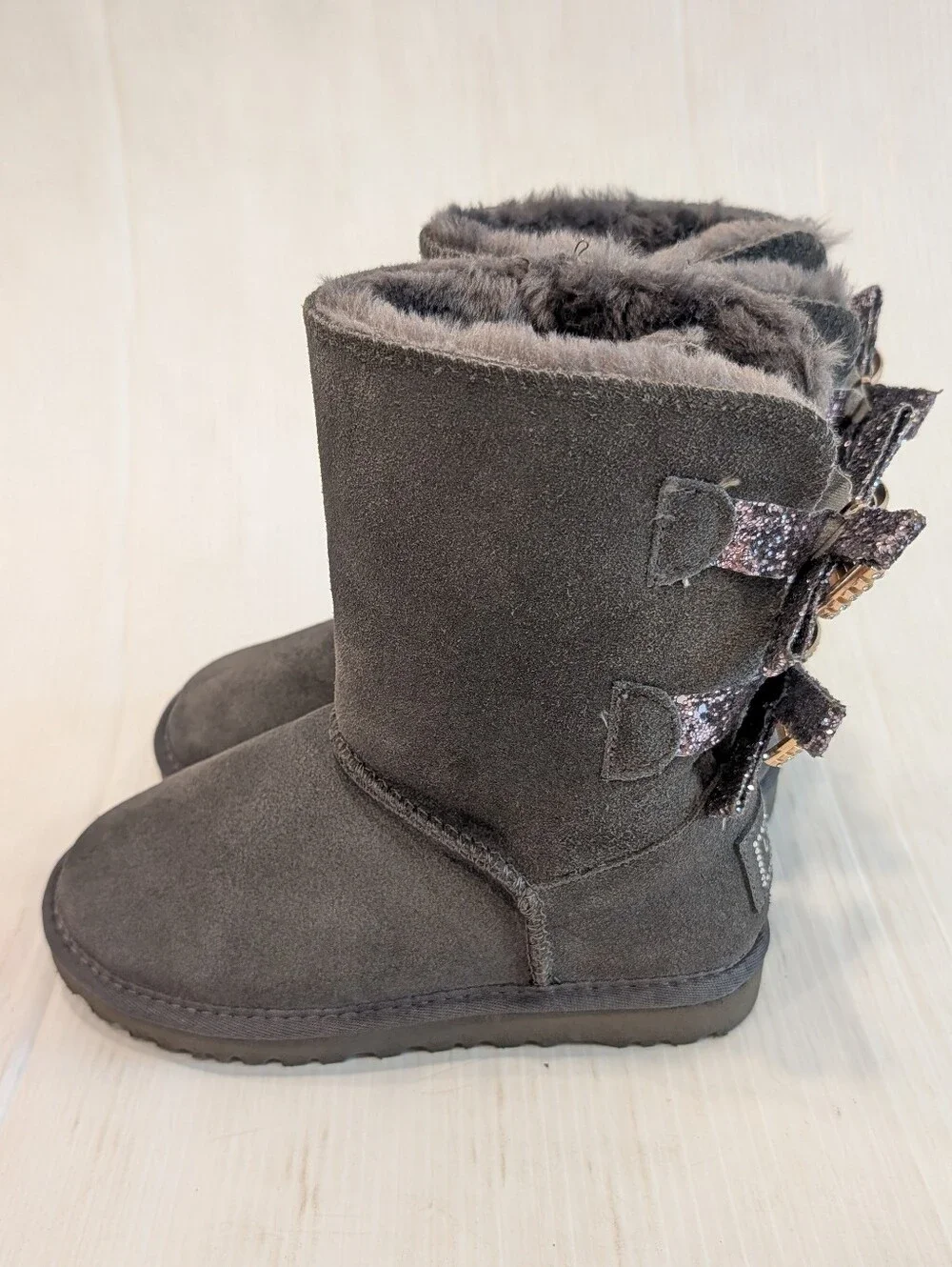 UGG Bailey Bling Glitz Kids Gray Suede Shearling Bow-Back Mid Boots Size 4